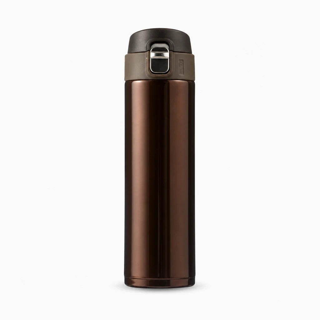 Gobelet thermos de couleur marron avec prise en main confortable pour déplacements