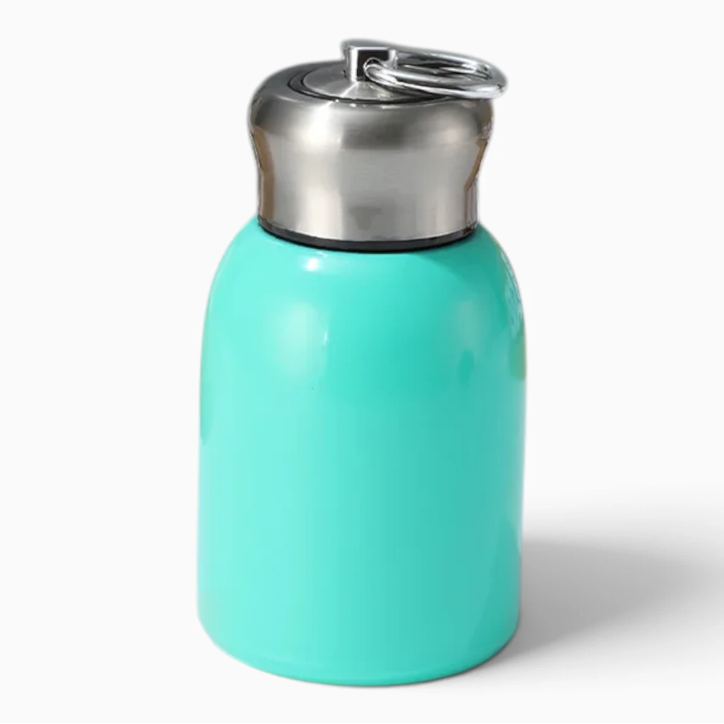 Gourde femme portable design épuré pour sac et vide-poche