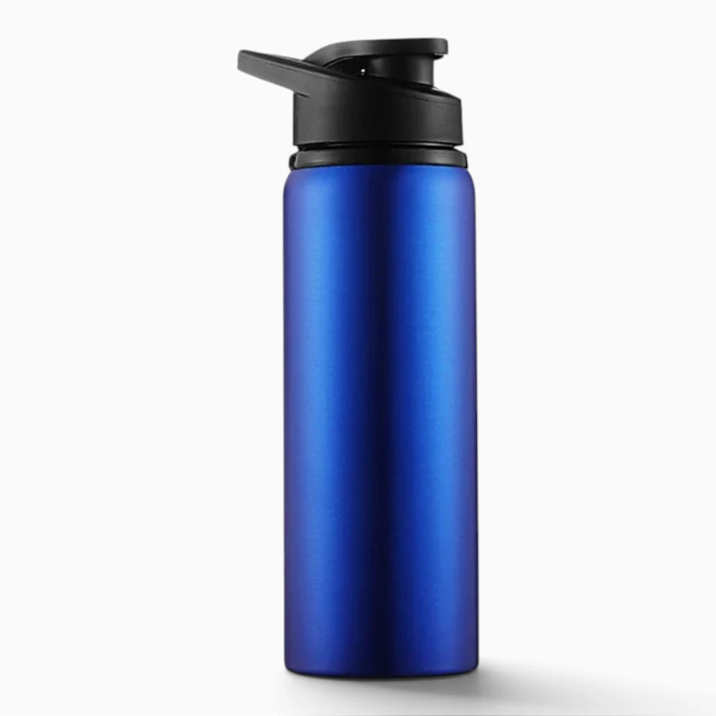 Gourde fixée sur porte-bouteille de vélo