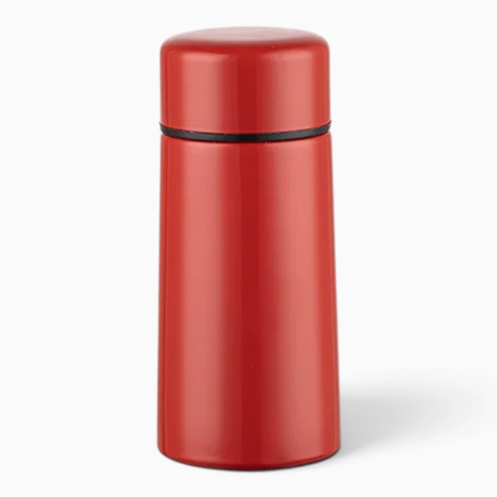 Mini gourde compacte glissant dans une poche, équipement camping et déplacement