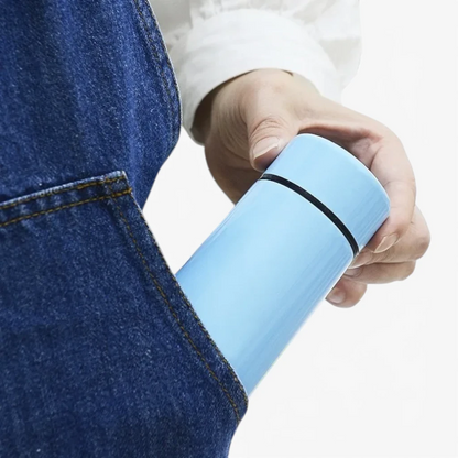 Petite gourde isotherme portative avec double isolation, usage ponctuel en extérieur