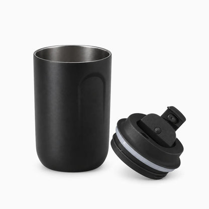 Mugs thermos café déclinés en quatre couleurs : blanc, noir, rouge, vert
